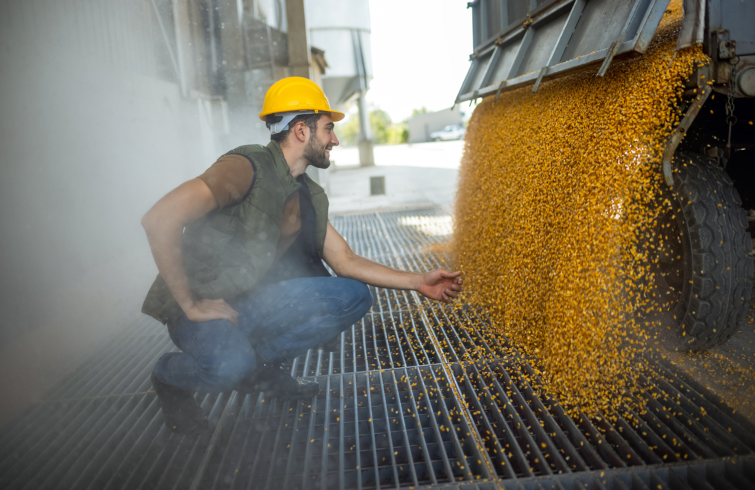 Agriculture scales for livestock, feed and farm weighing applications