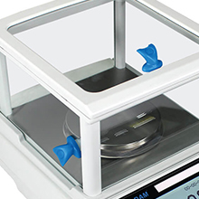 Solis precision balances weighing chamber